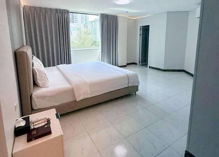 Aku Hotel 3*