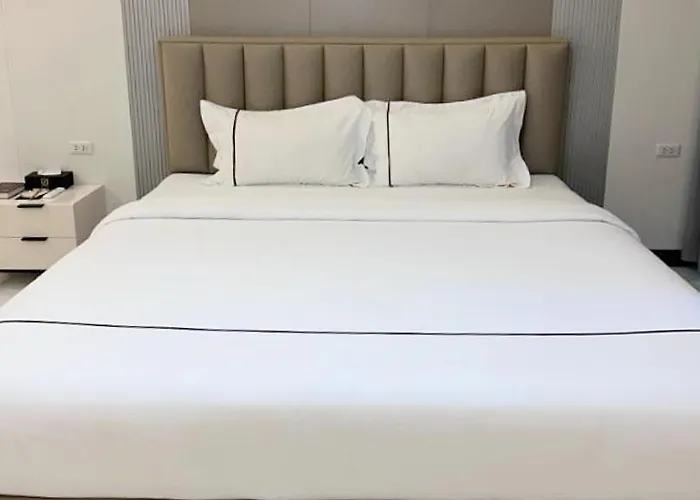 Hotel Aku 3*