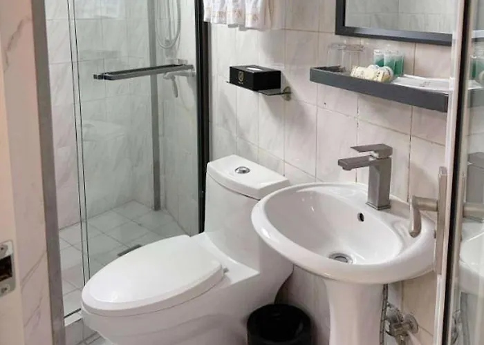 Aku Hotel 3*